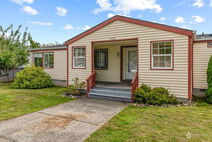 Property Photo: 408 Jackson Street WA 98581