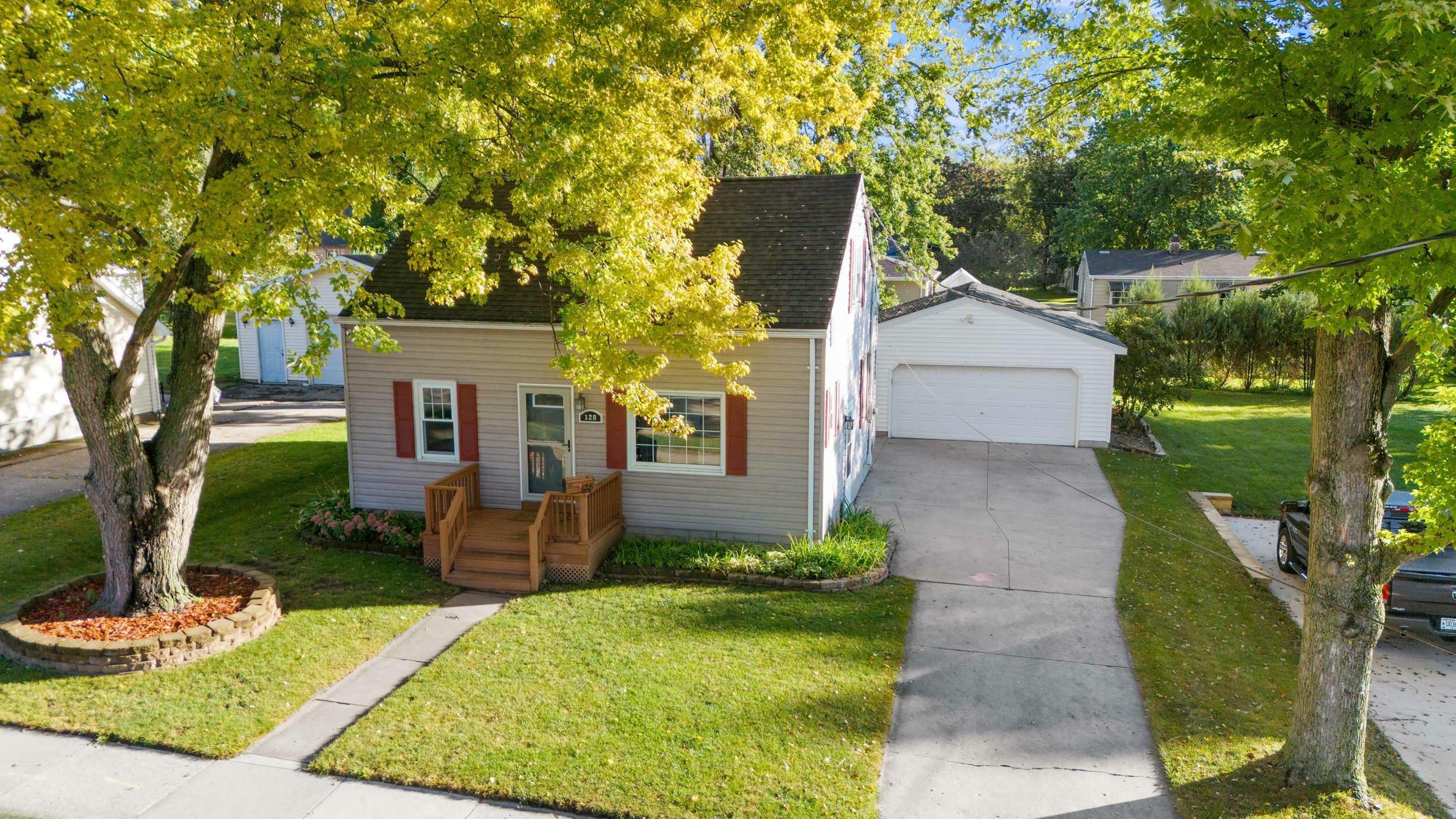 Property Photo:  128 Grant Street  WI 54130 