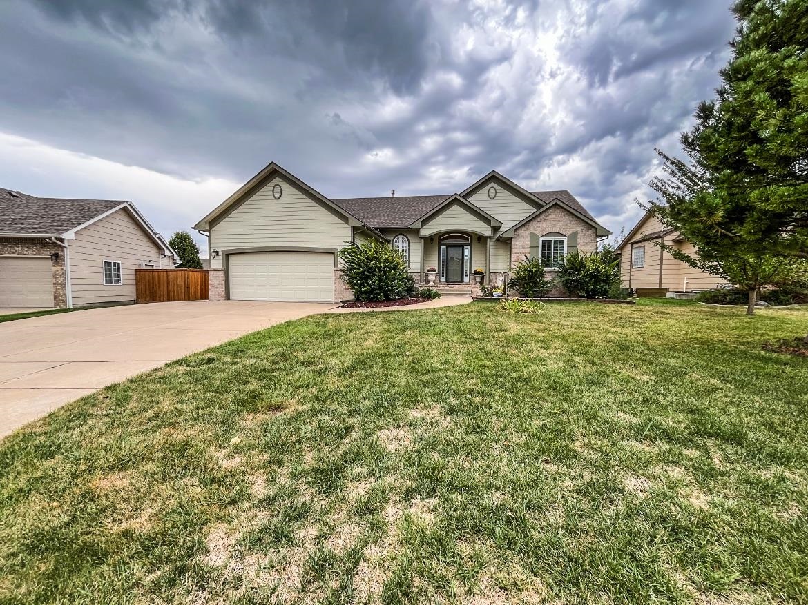 Property Photo:  1029 N Bristol Ct  KS 67206 