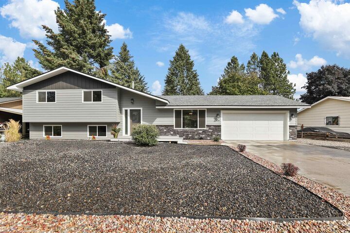 616 E Roundtable Cir  Spokane WA 99218 photo