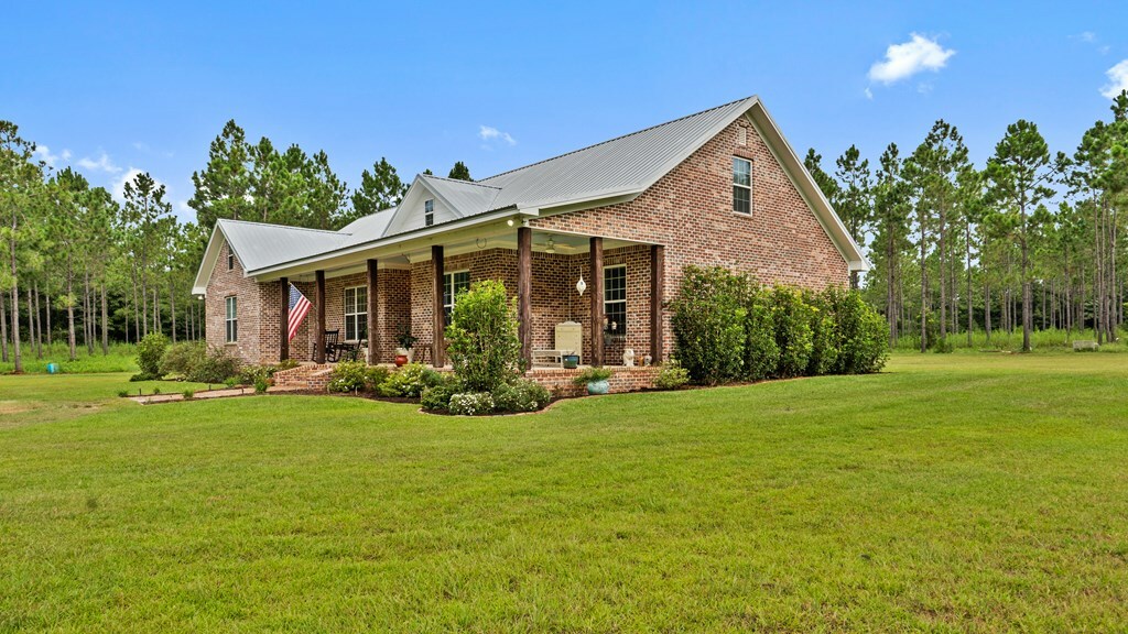 Property Photo:  525 King St  GA 39877 