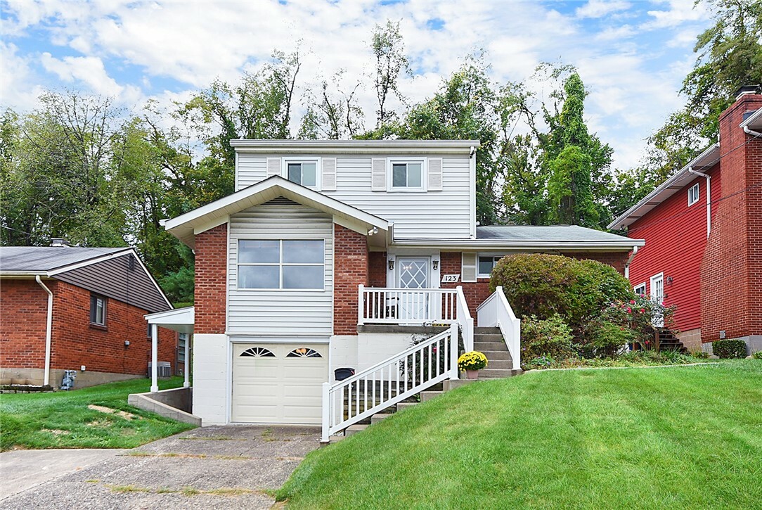 Property Photo: 123 Queenston Dr PA 15235