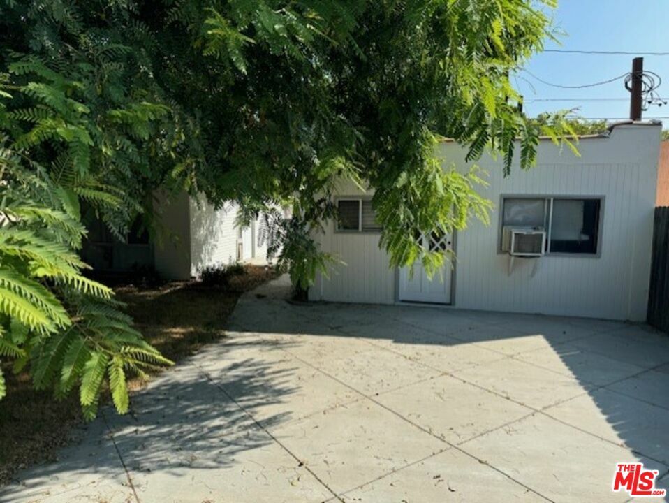 Property Photo:  546  N Keystone St  CA 91506 