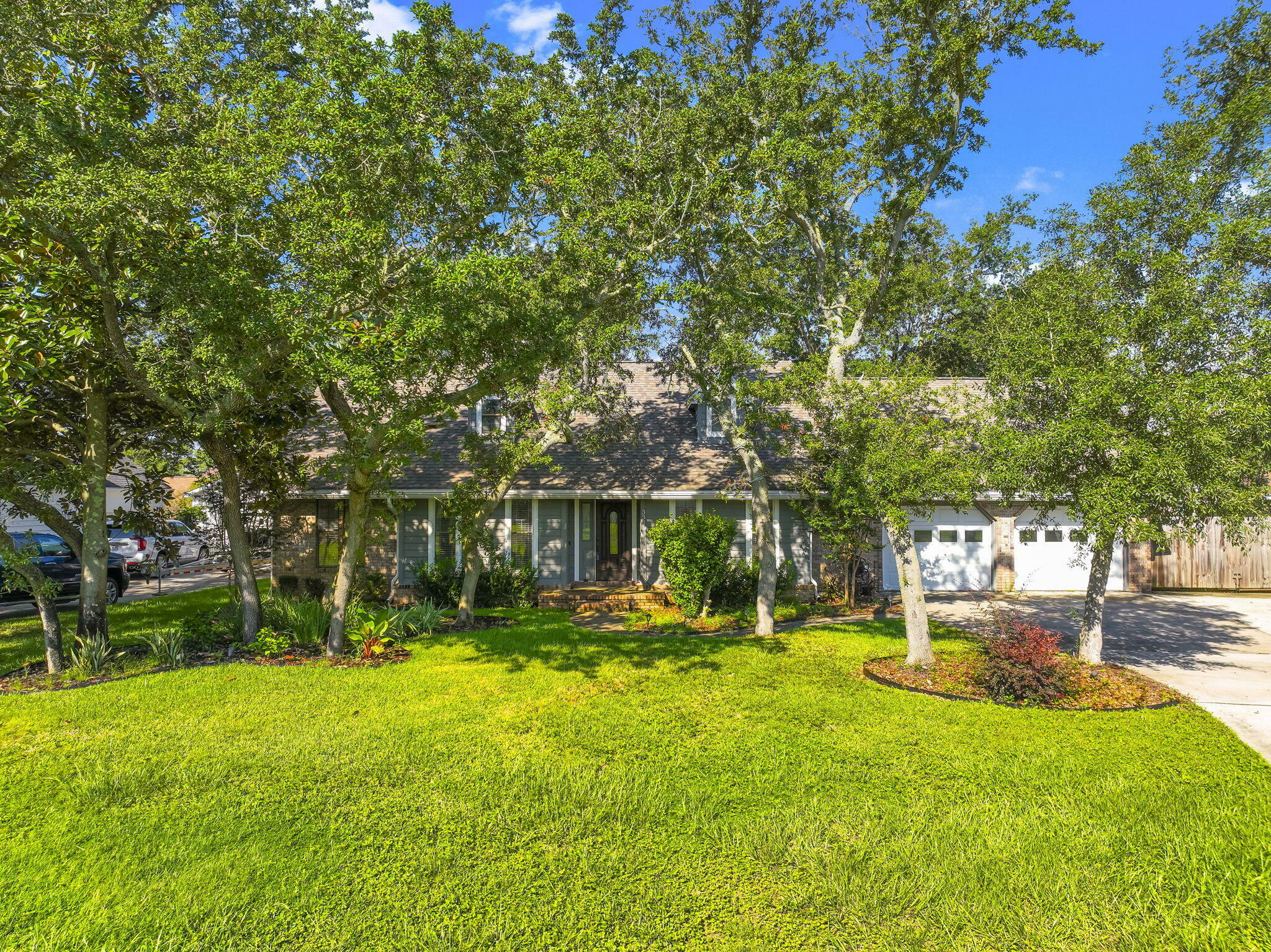 Property Photo:  3307 Kings Road  FL 32405 