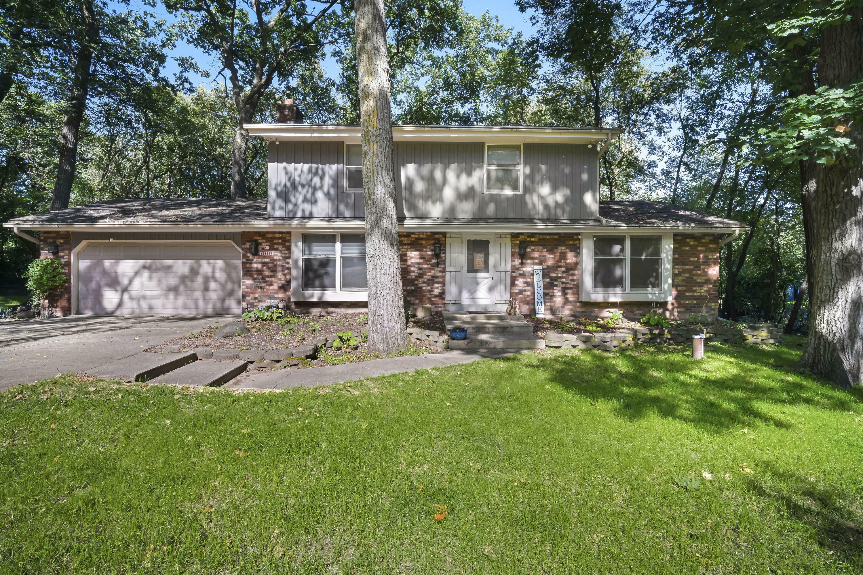 Property Photo:  N9w23936 Sherwood Dr  WI 53188 