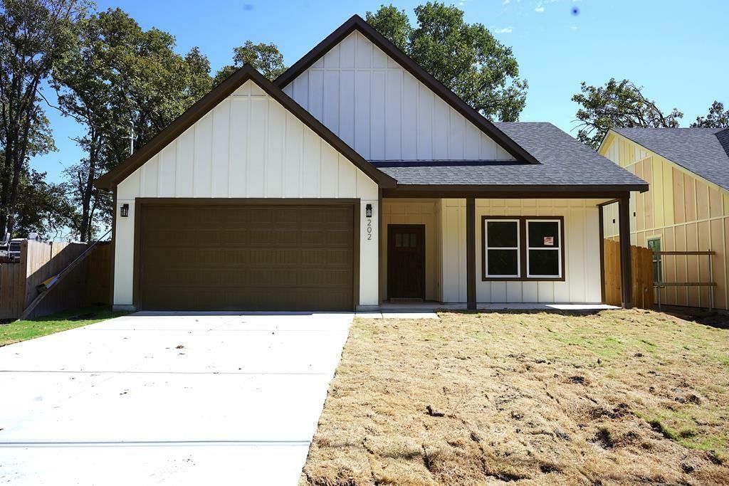 Property Photo:  202 Meadow Lake Drive  TX 75156 