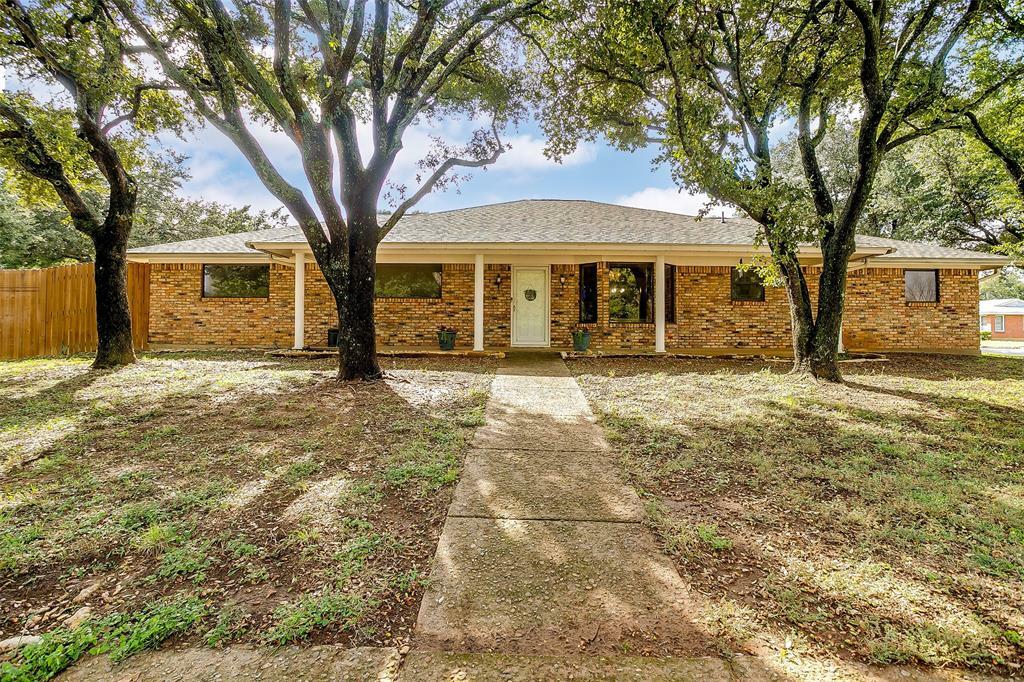 Property Photo:  413 Trail Lake Drive  TX 76036 