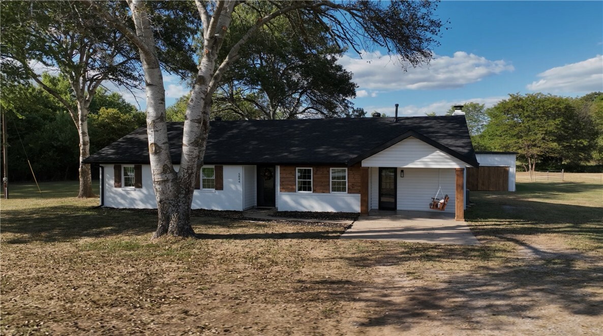 Property Photo:  5844 W Sellers Road  AR 72730 