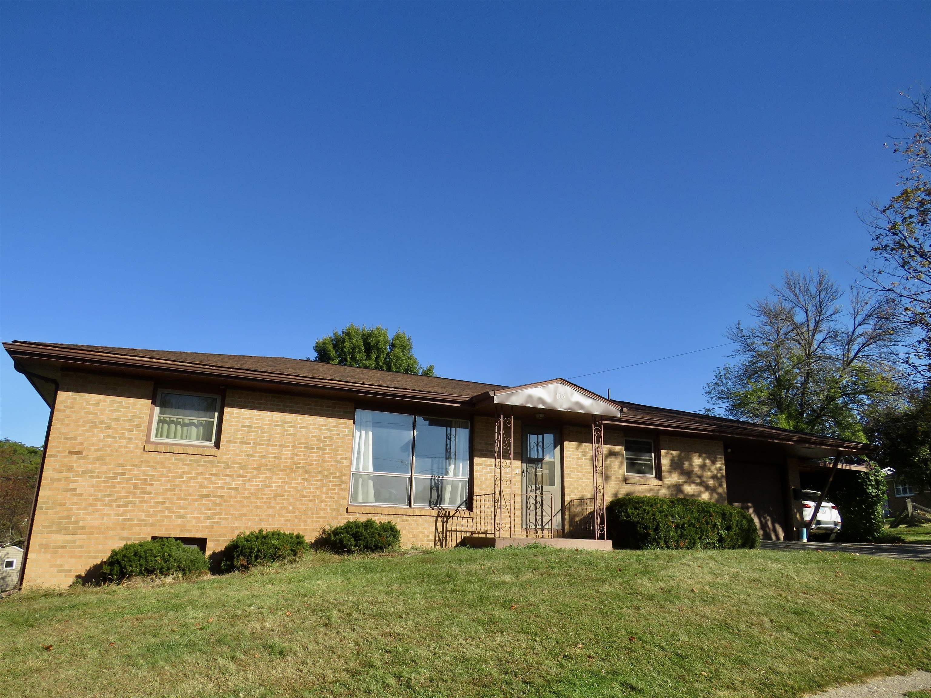 Property Photo:  105 Kelly Lane  IL 61036 