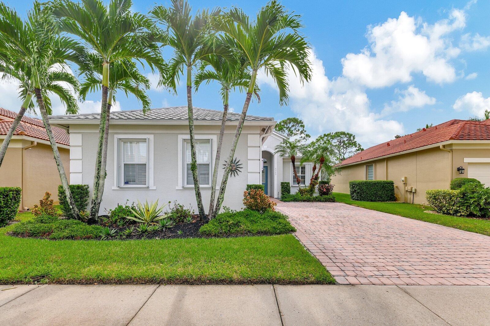 Property Photo:  6589 SE Broadmoor Lane  FL 34997 