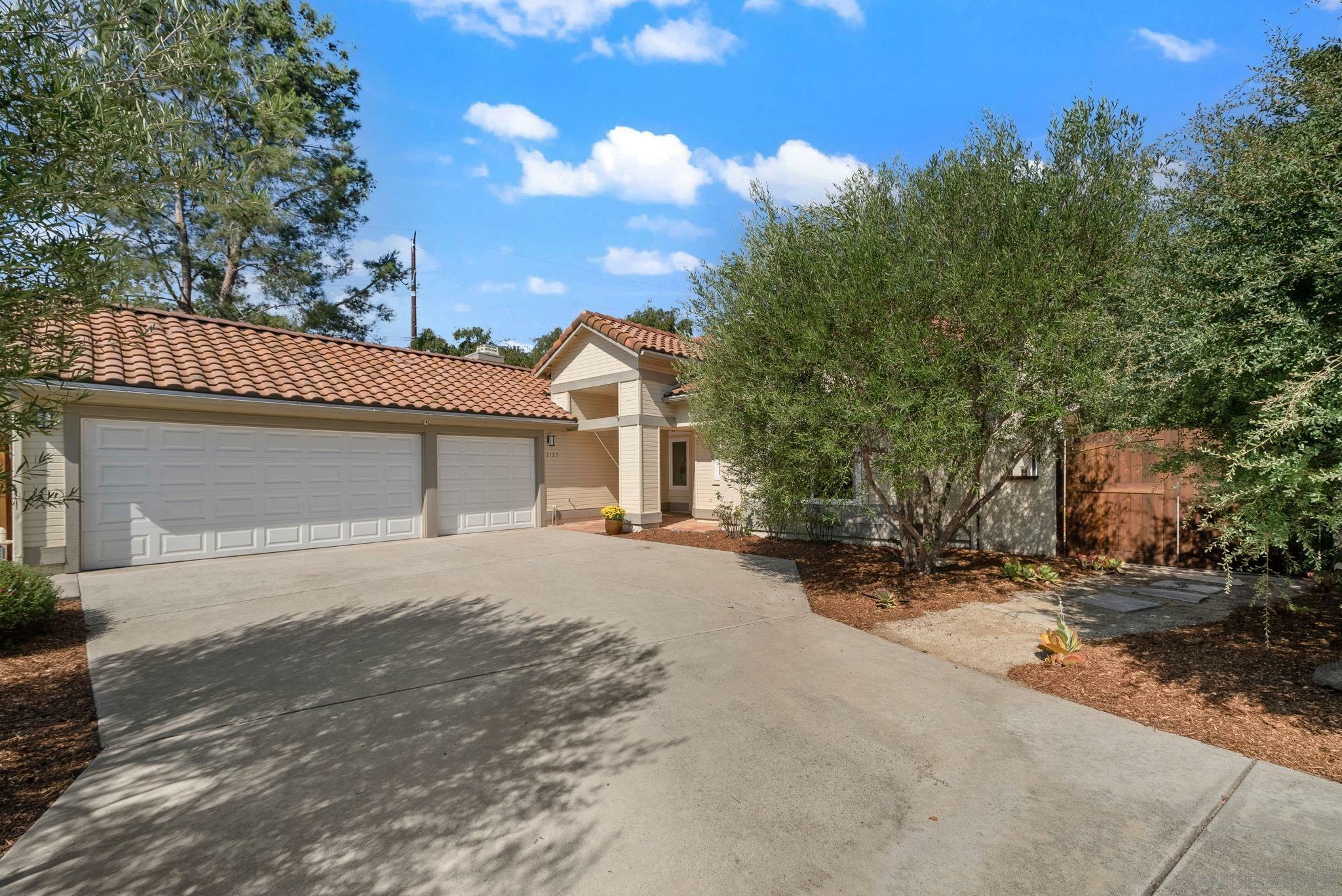 2123 Willowbrook St  Escondido CA 92029 photo