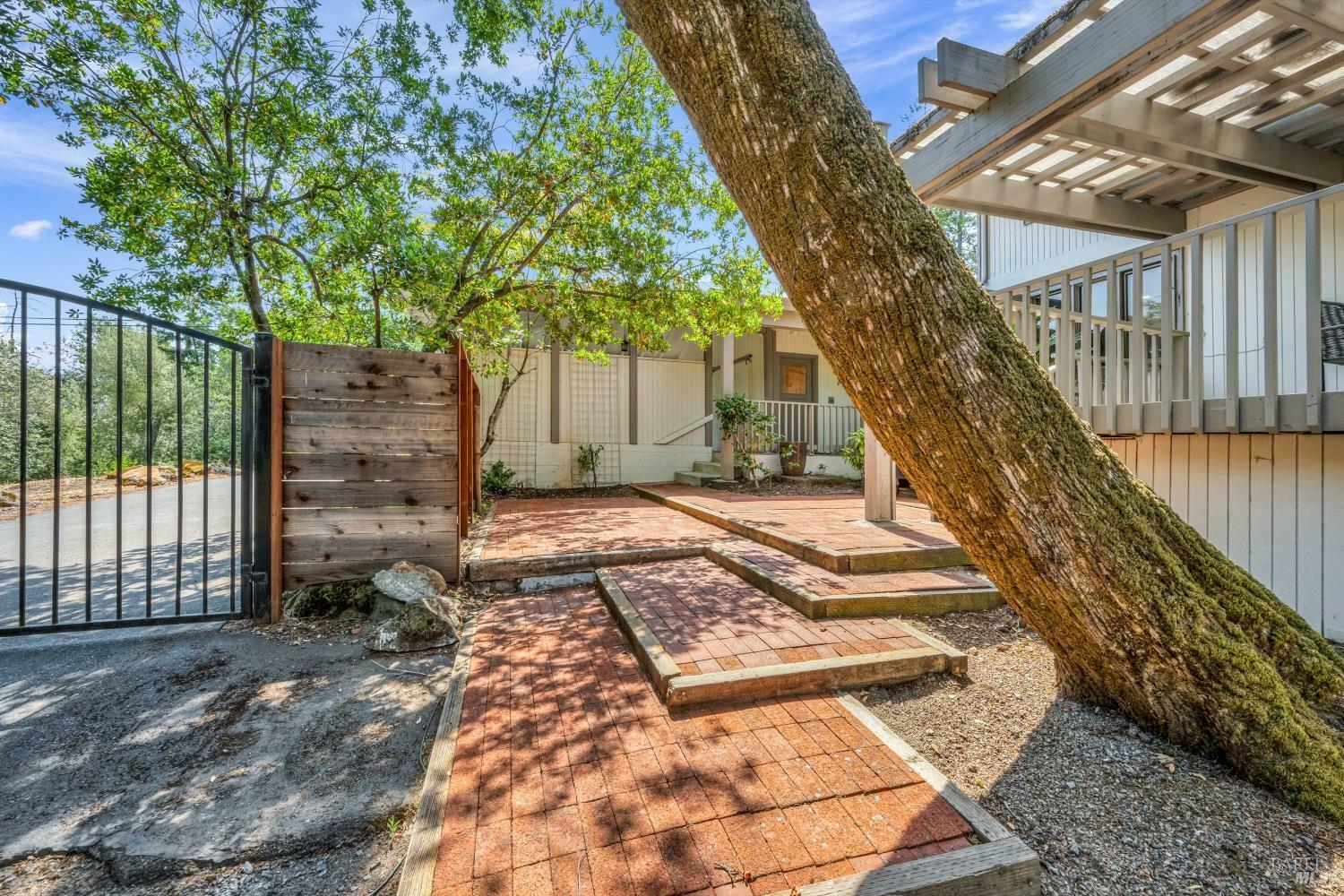 Property Photo:  1611 Manzanita Avenue  CA 95404 