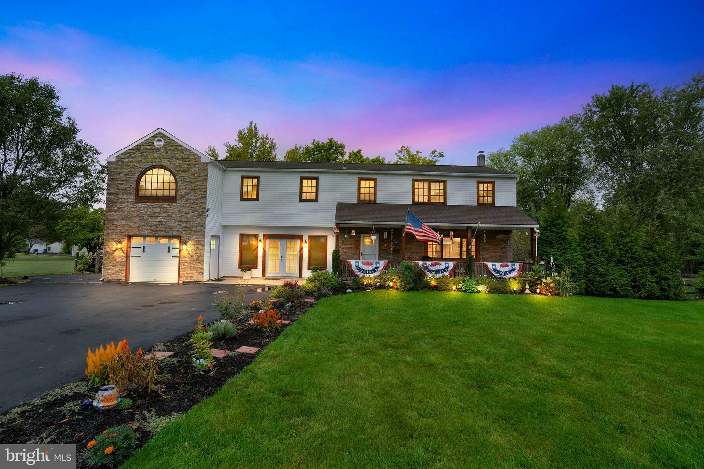 Property Photo:  60 Falcon Drive  PA 18914 