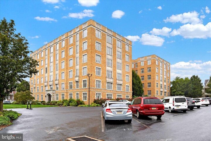 1525 N Front Street 303  Harrisburg PA 17102 photo