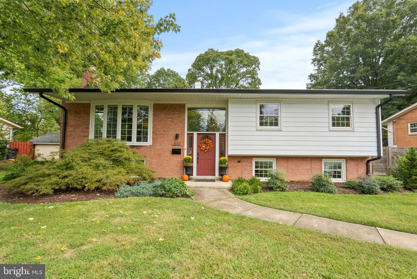 Property Photo:  8317 Fort Hunt Road  VA 22308 