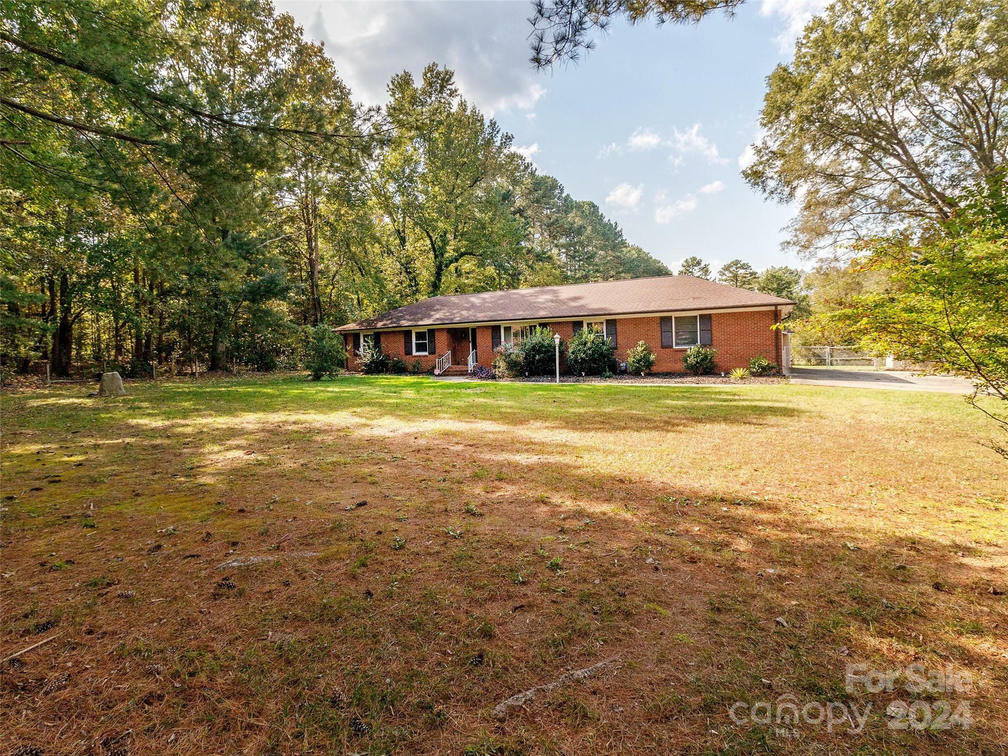 Property Photo:  4616 Whispering Oaks Drive  NC 28213 