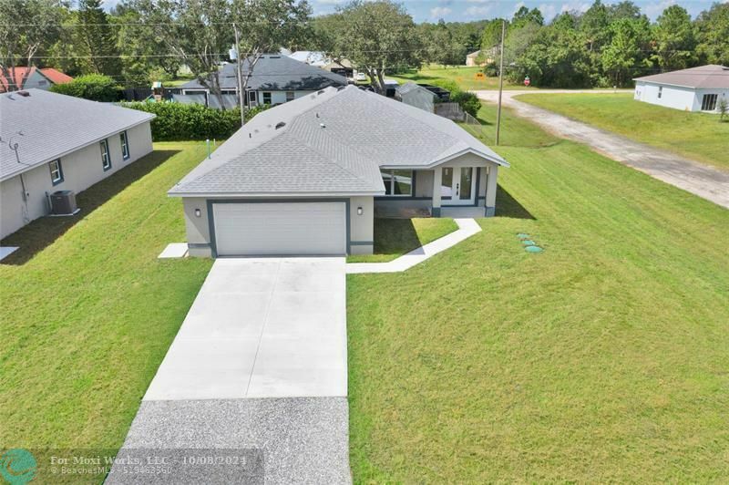 Property Photo:  8585 100th Ave  FL 32967 