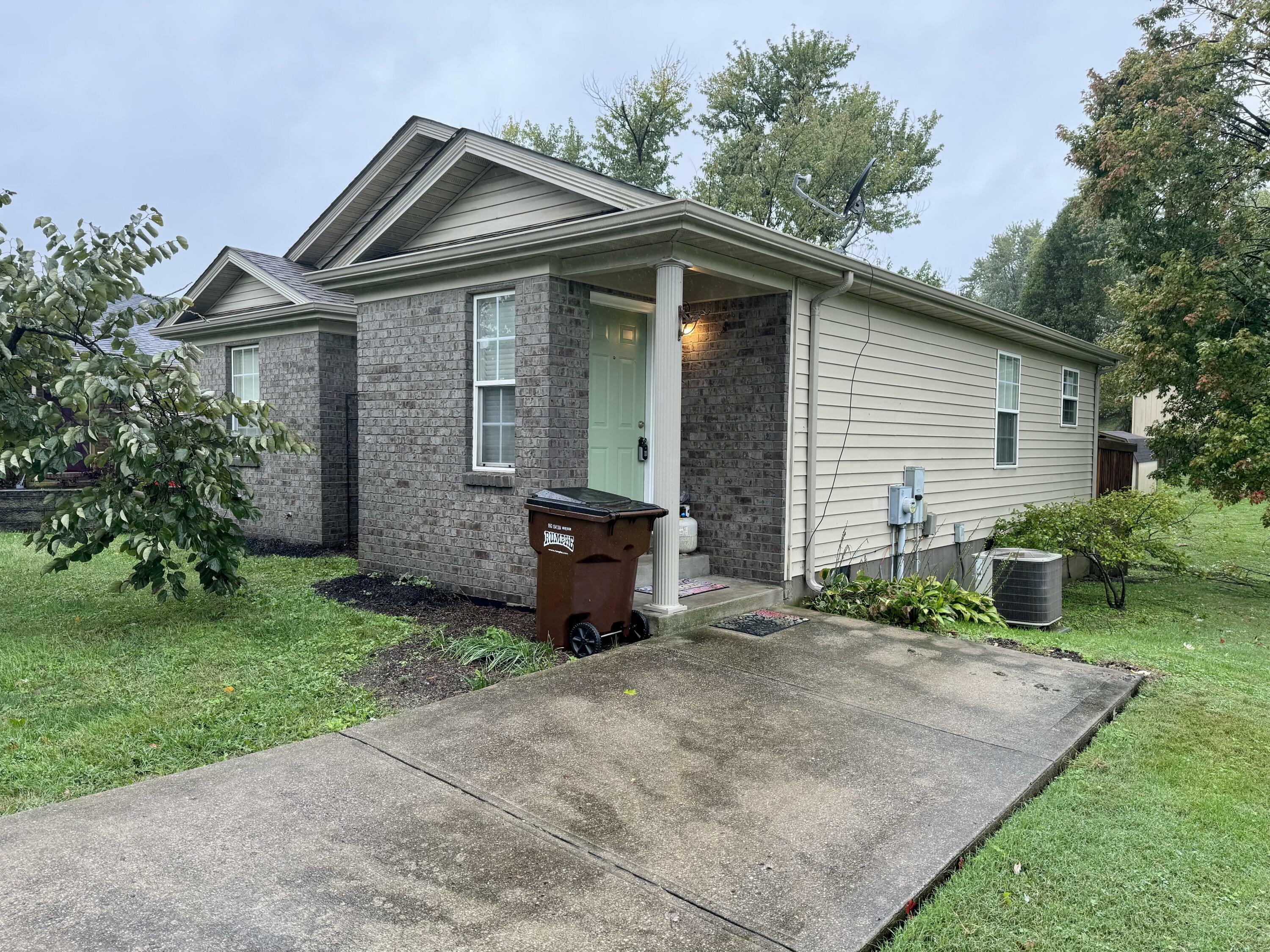 Property Photo:  332 Irvine View Street  KY 40475 