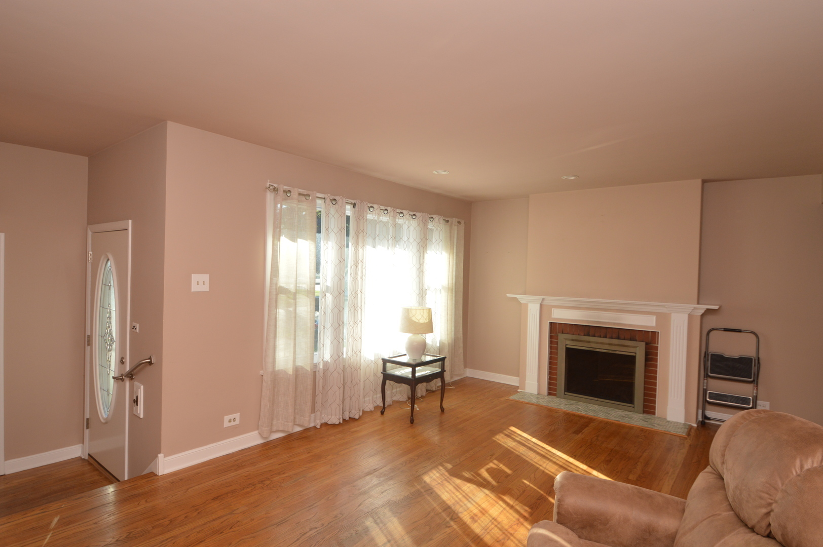 Property Photo:  2352 Hawthorne Avenue  IL 60154 