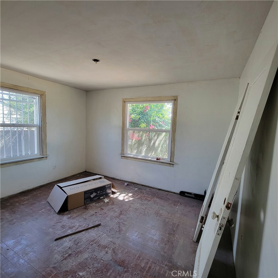 Property Photo:  414 W Locust Street  CA 91762 