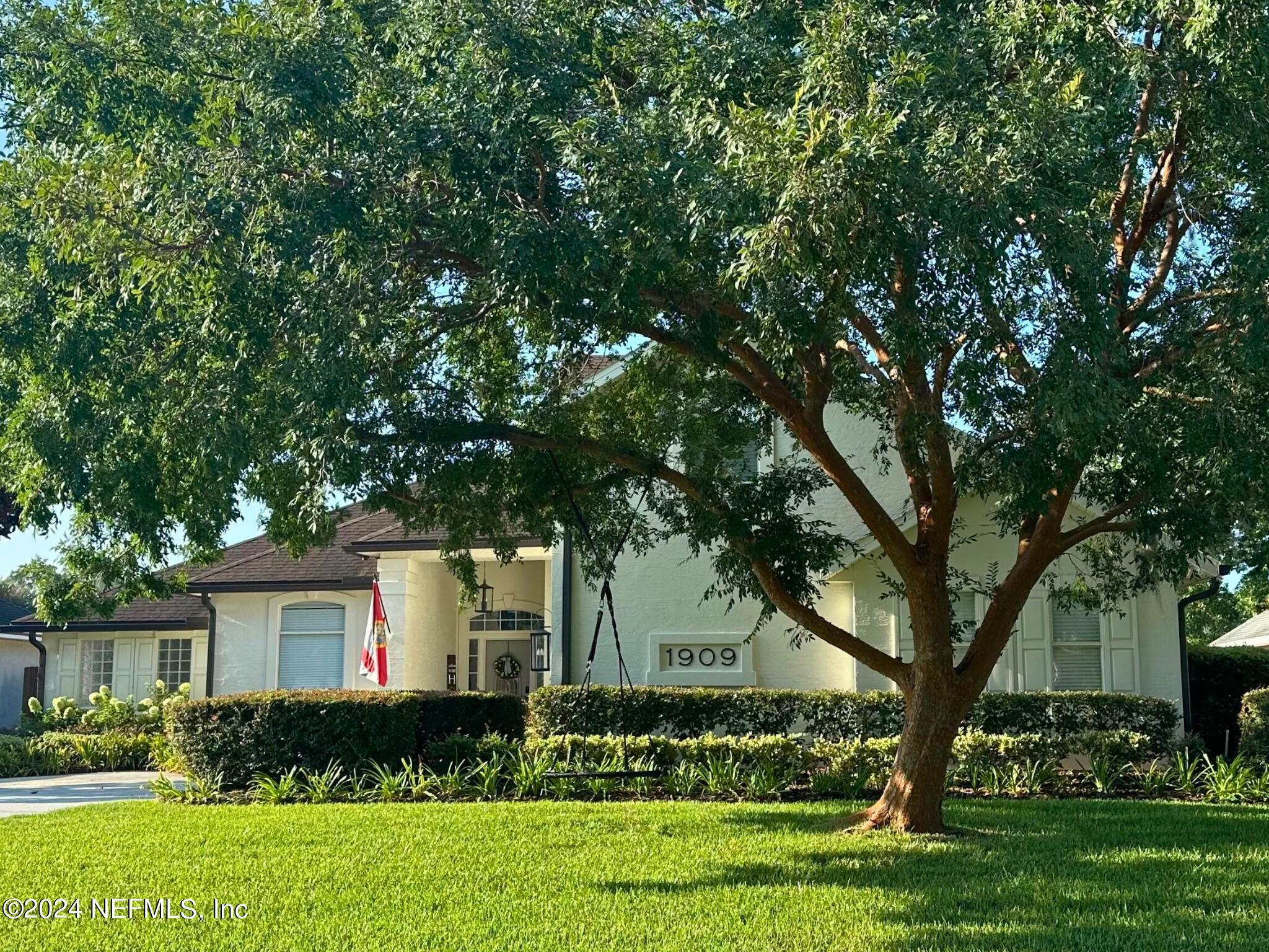 Property Photo:  1909 Fox Glove Lane  FL 32003 