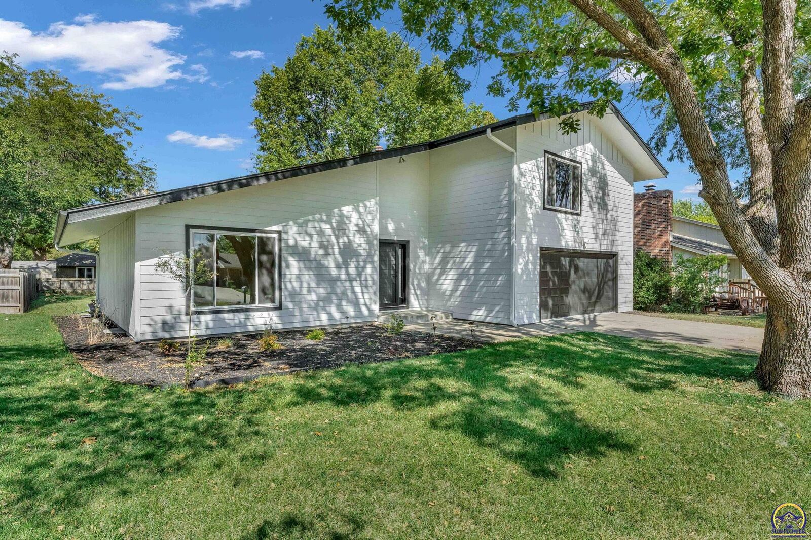 Property Photo: 5924 SW 25th St KS 66614