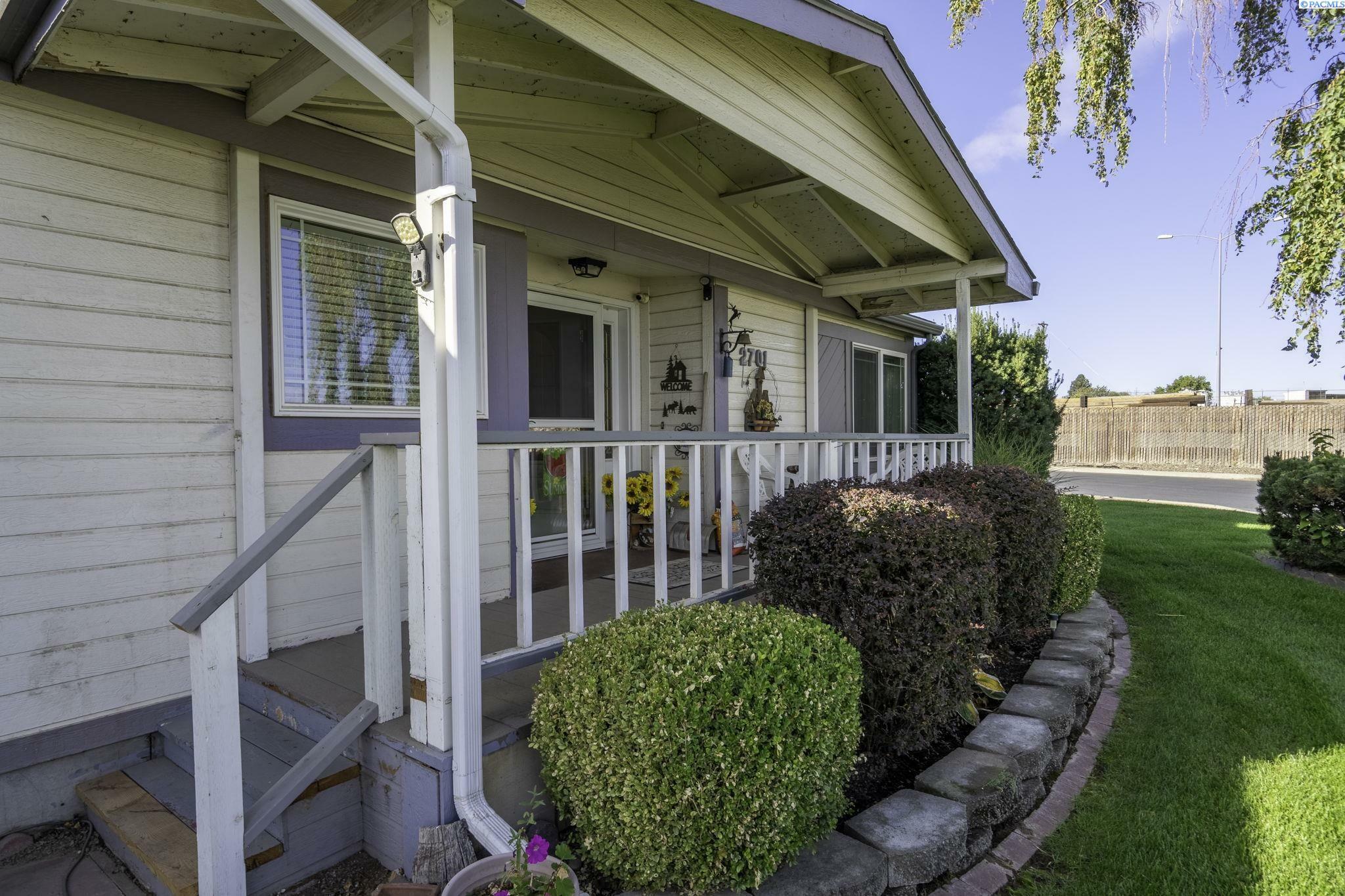 Property Photo:  2701 W 15th Place  WA 99337 