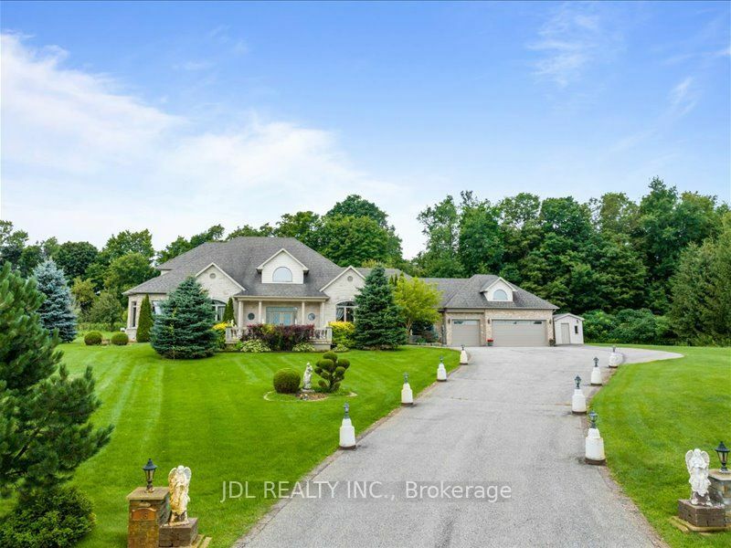 Property Photo:  15 Lake Woods Dr  ON L4A 1P9 