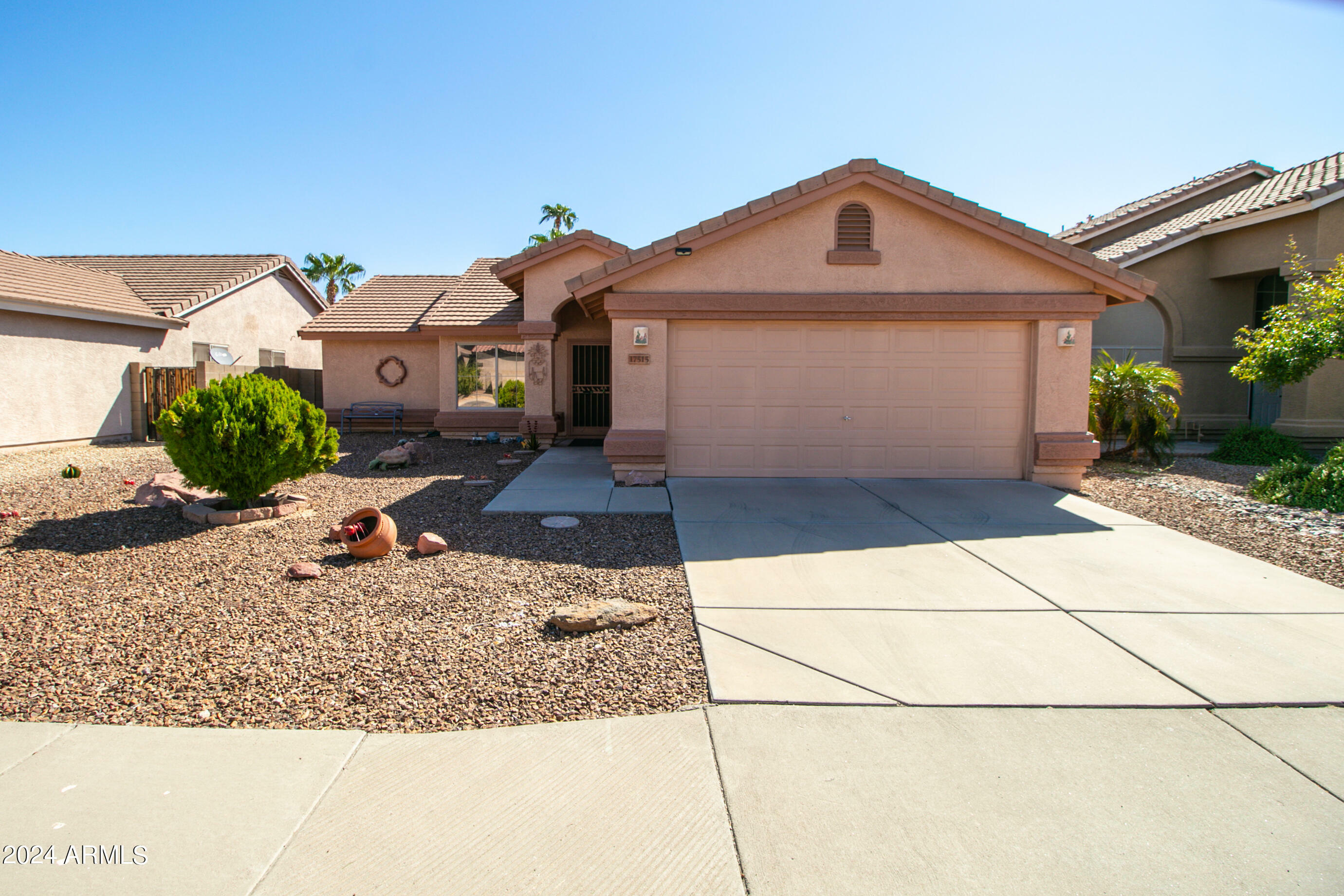 Property Photo:  17515 N Kimberly Way  AZ 85374 