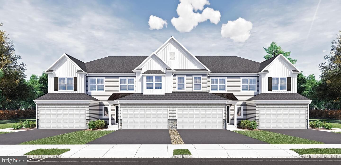 Property Photo:  36 Valley Oak Road 18  PA 19343 