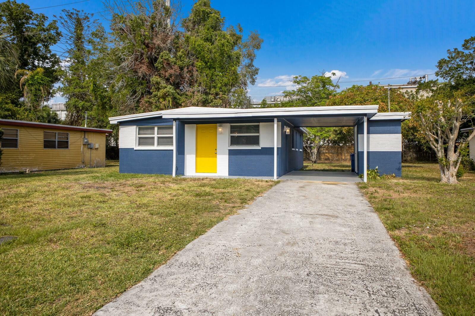 Property Photo:  1310 14th Street E  FL 34208 