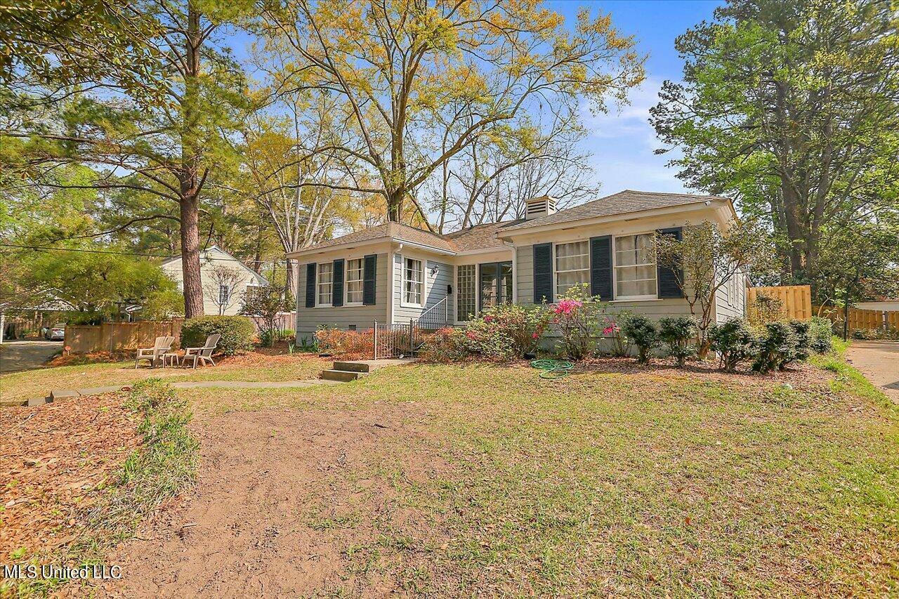 Property Photo:  102 Pinehaven Drive  MS 39202 