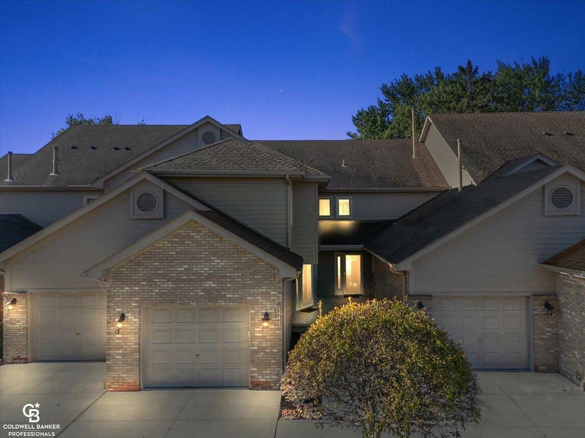 Property Photo:  25540 Waterview Dr Drive  MI 48045-3388 