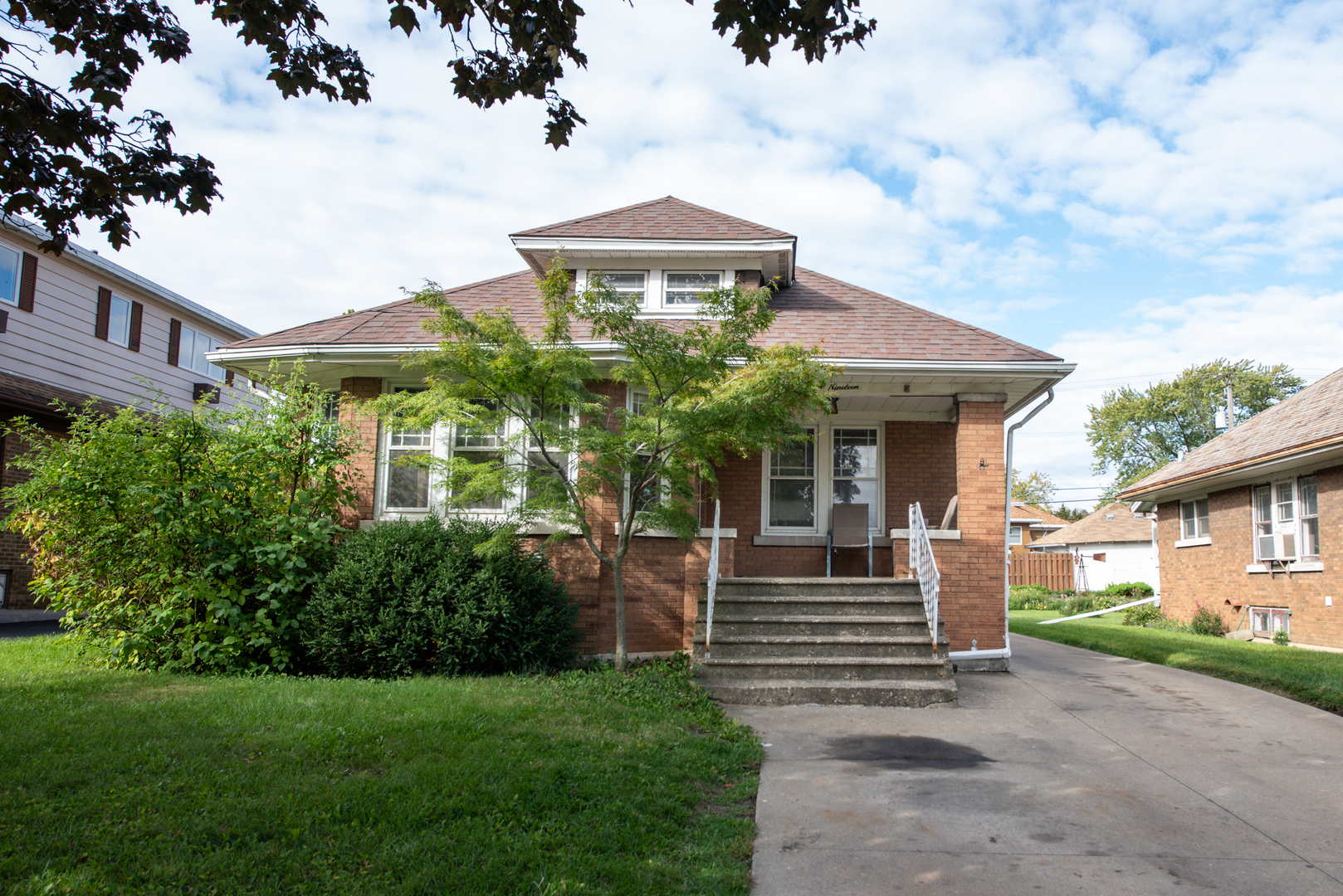 Property Photo:  819 Oakland Avenue  IL 60435 