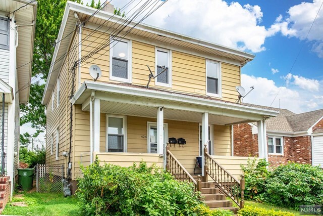 Property Photo:  424 Miltonia Street  NJ 07036 