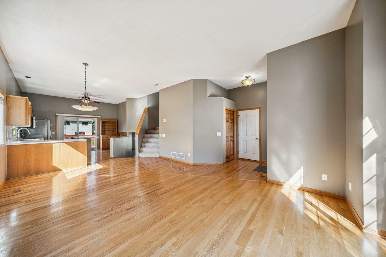 Property Photo:  1452 Creekside Drive  MN 55387 