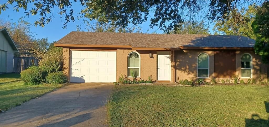 Property Photo: 3365 Nottingham Lane TX 75074