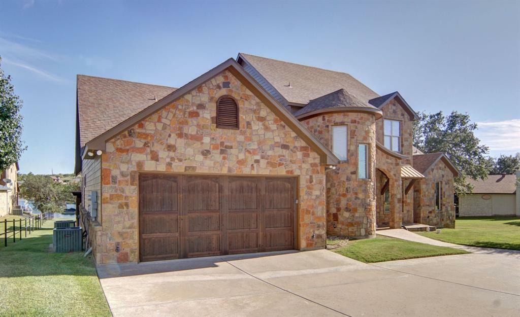 Property Photo:  1014 Robin Lane  TX 76449 