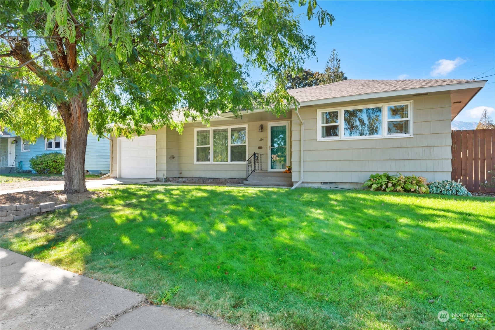 Property Photo:  214 Pearl Street  WA 98801 