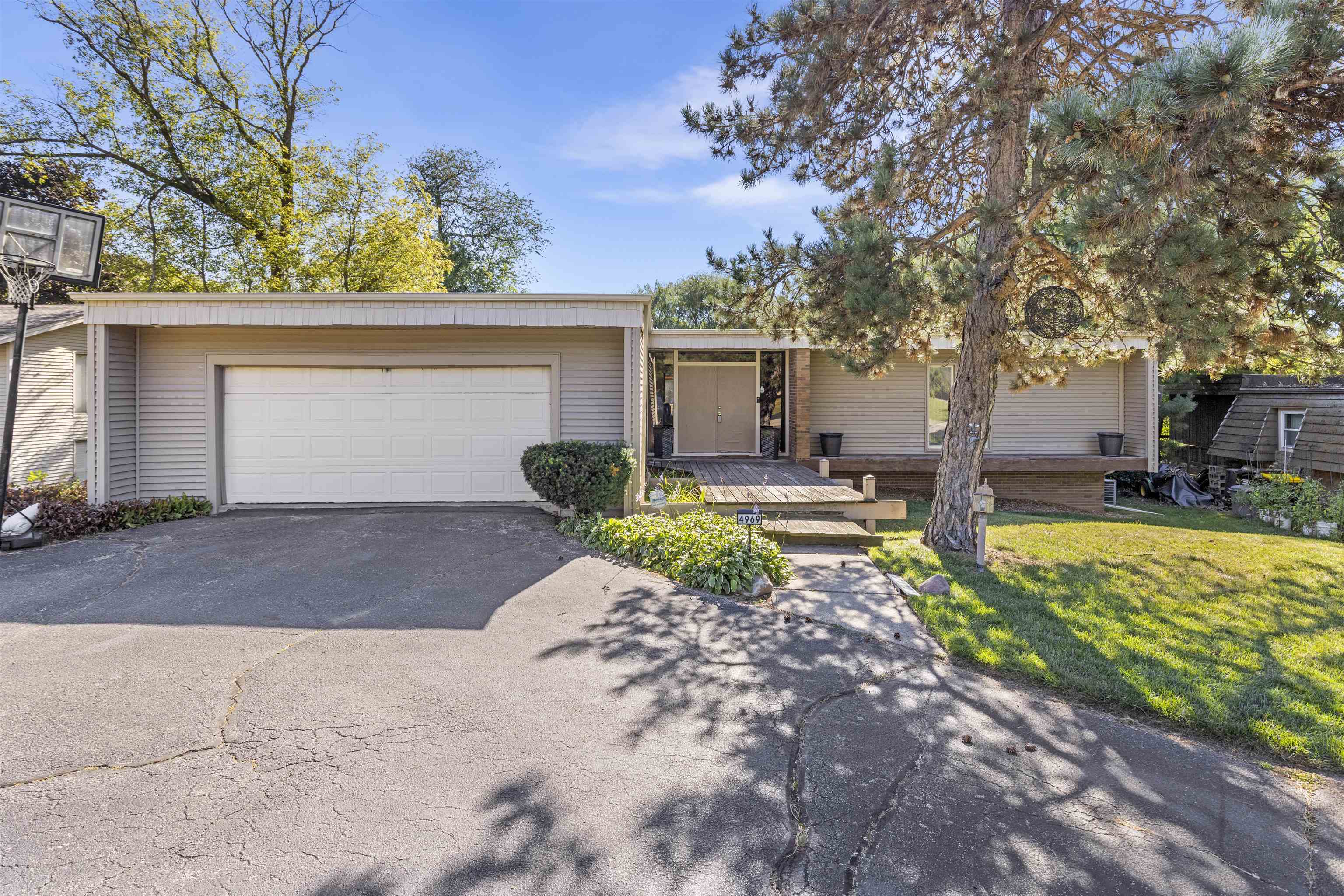 4969 Brookview Road  Rockford IL 61107 photo