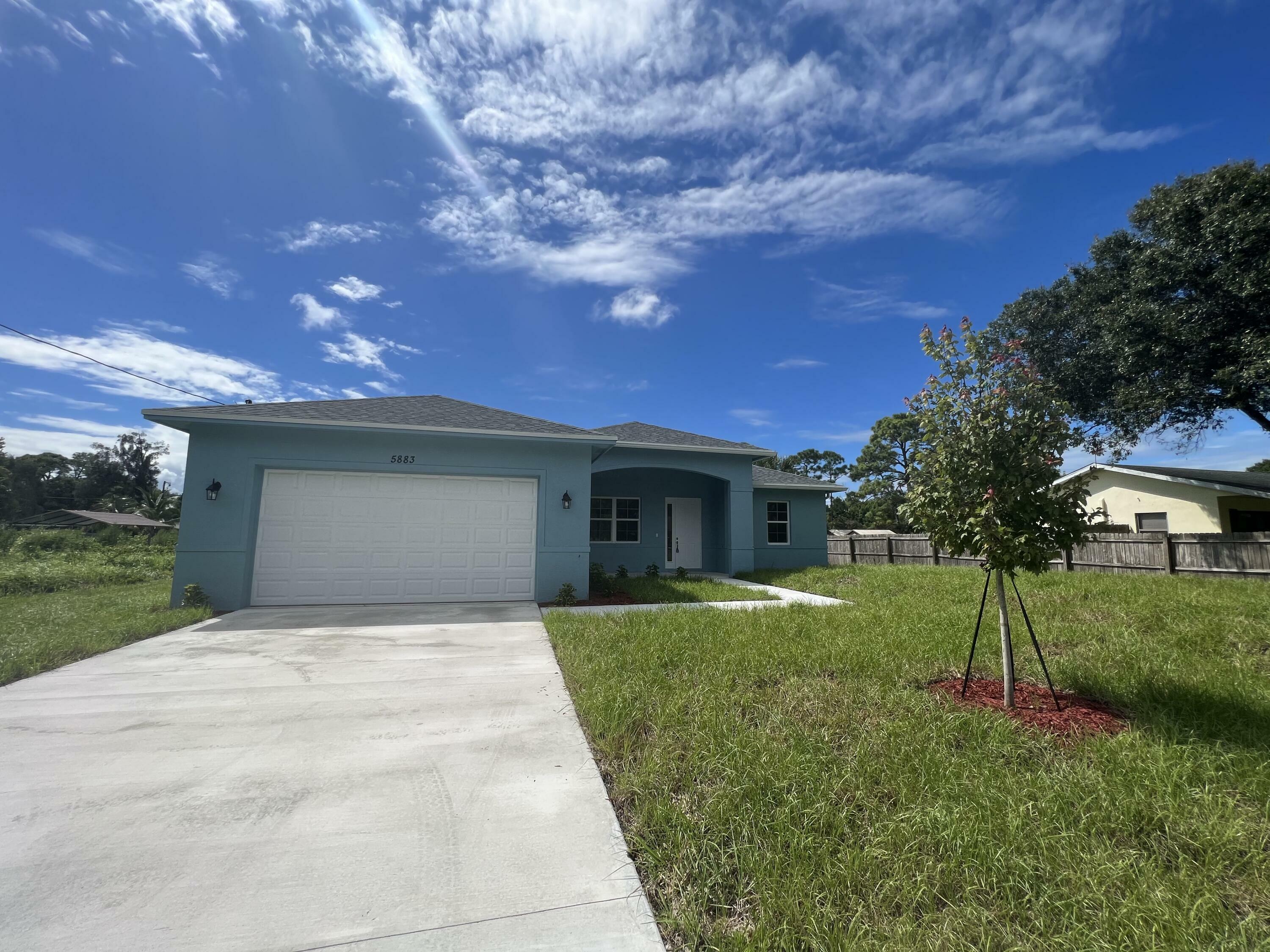 Property Photo:  5883 Pinetree Drive  FL 34982 