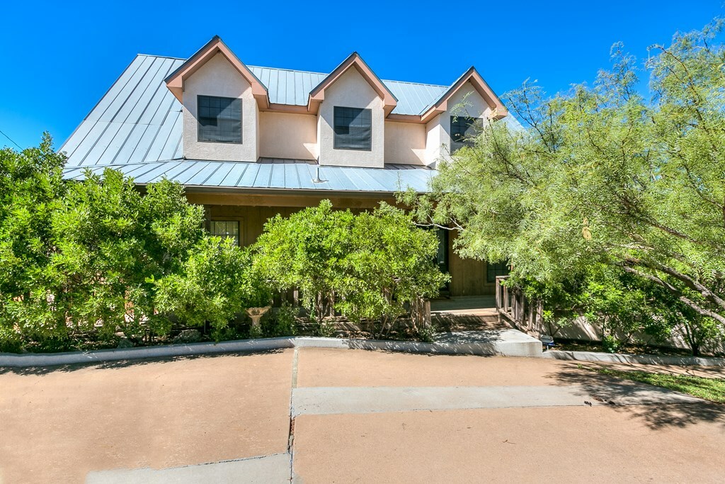 Property Photo:  2121 Hillside Dr  TX 76904 