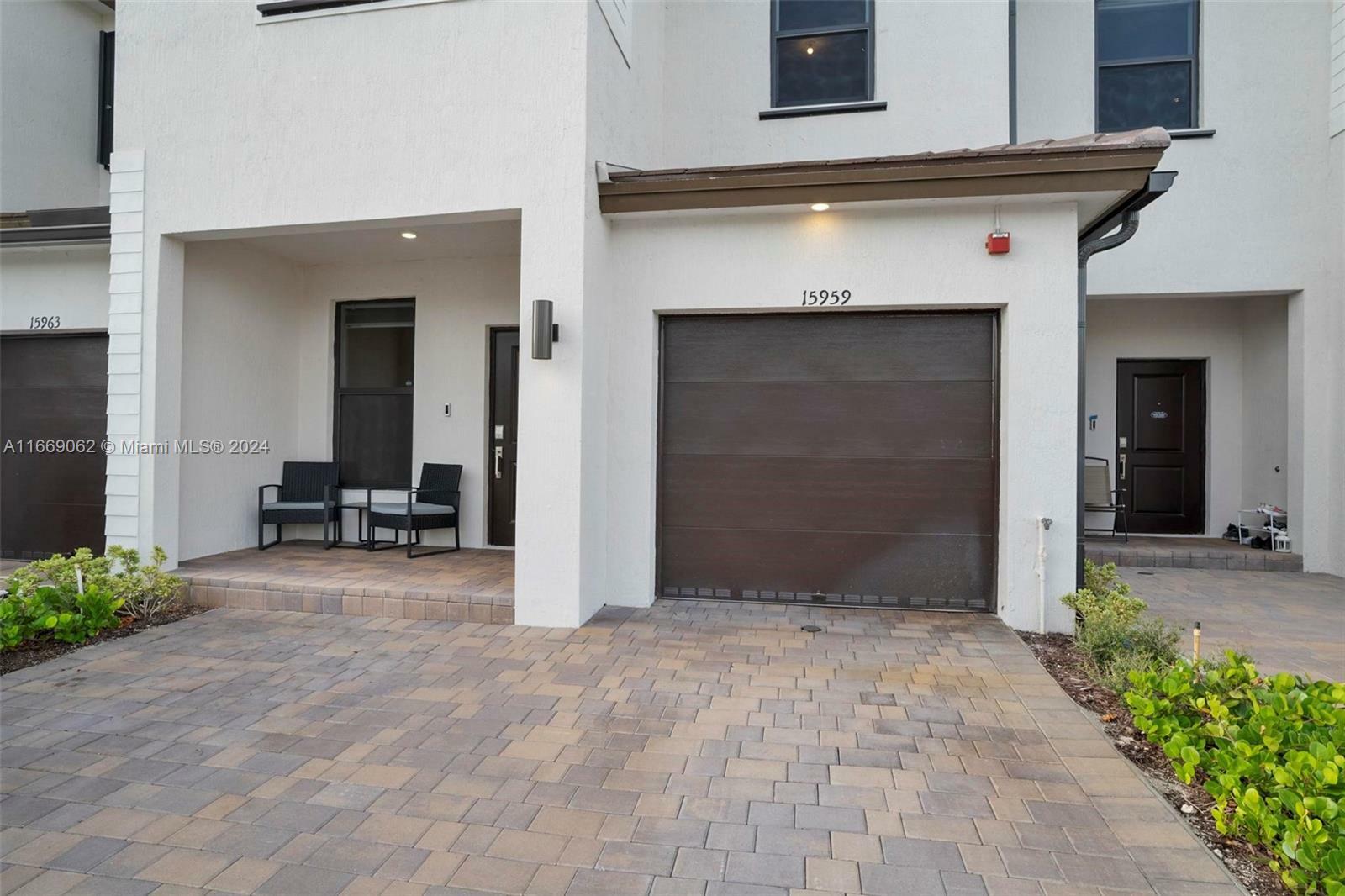 Property Photo:  15959 SW 2nd St 15959  FL 33027 