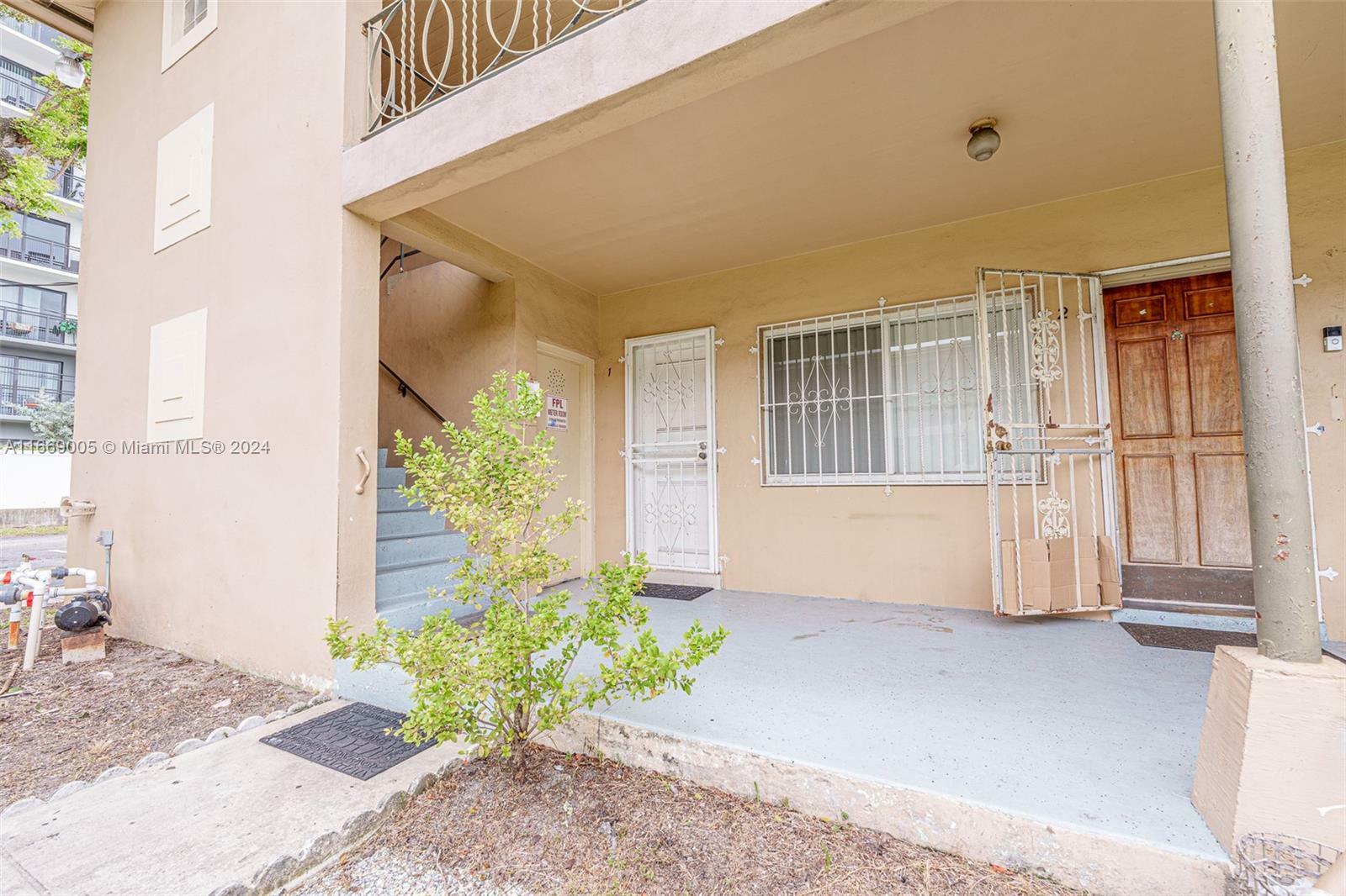 Property Photo:  259 E 4th Ave 1  FL 33010 