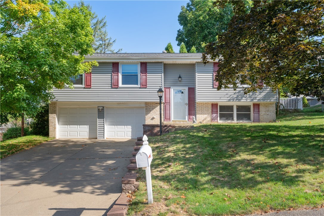 Property Photo: 1601 Shawmut Dr PA 15116