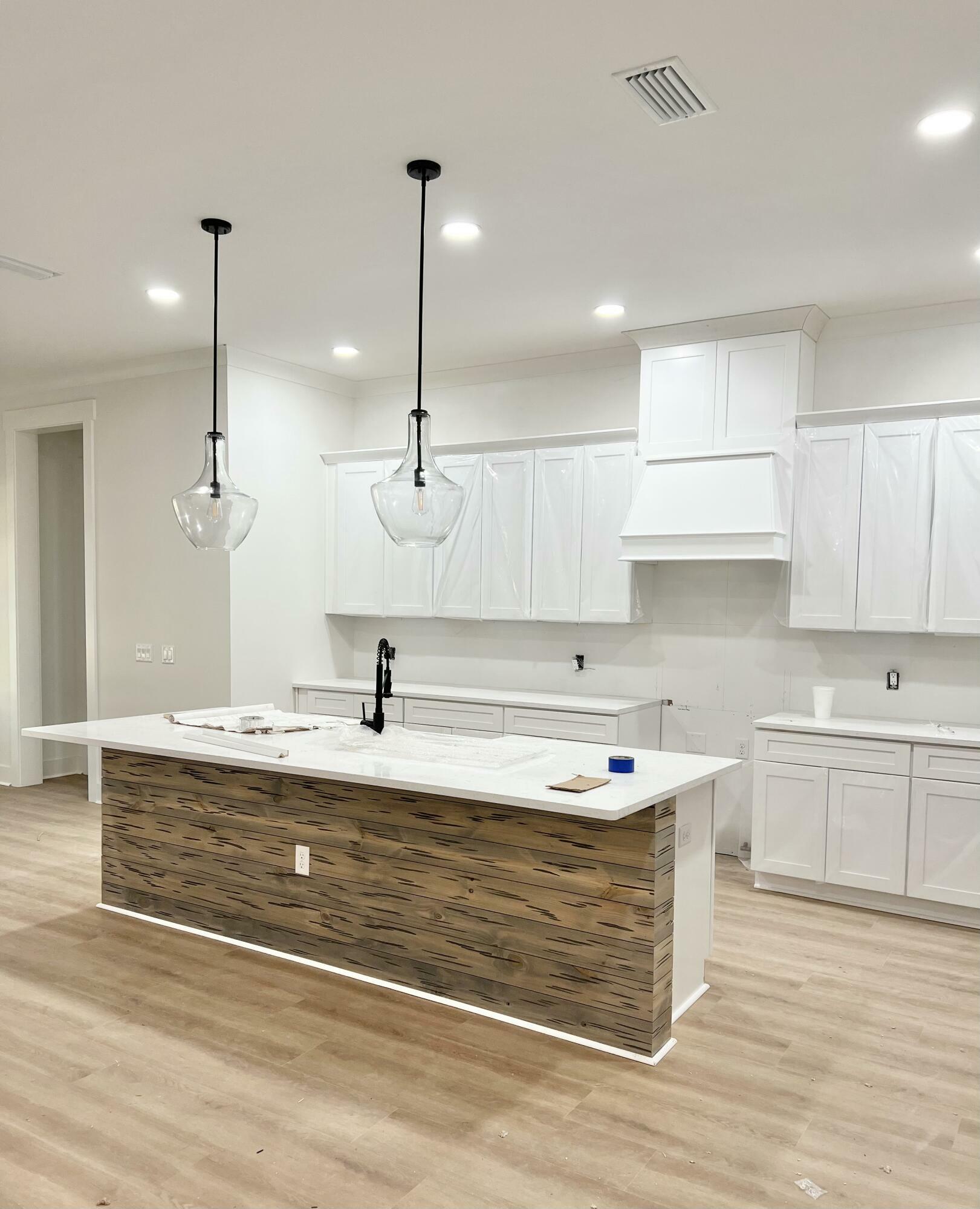 Property Photo: 236 Foxglove Run FL 32578