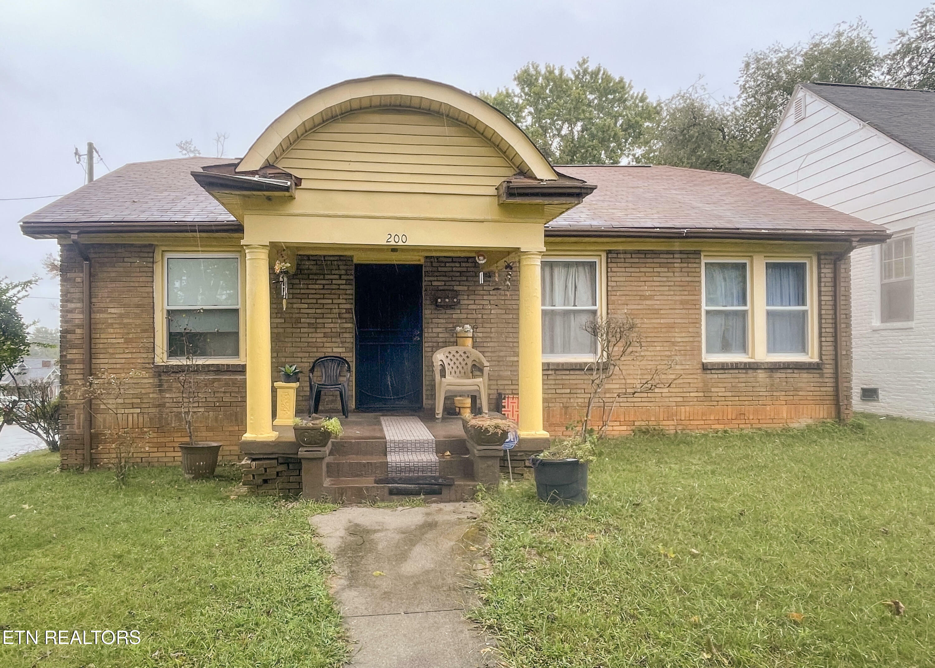 Property Photo:  200 Oakland St  TN 37914 