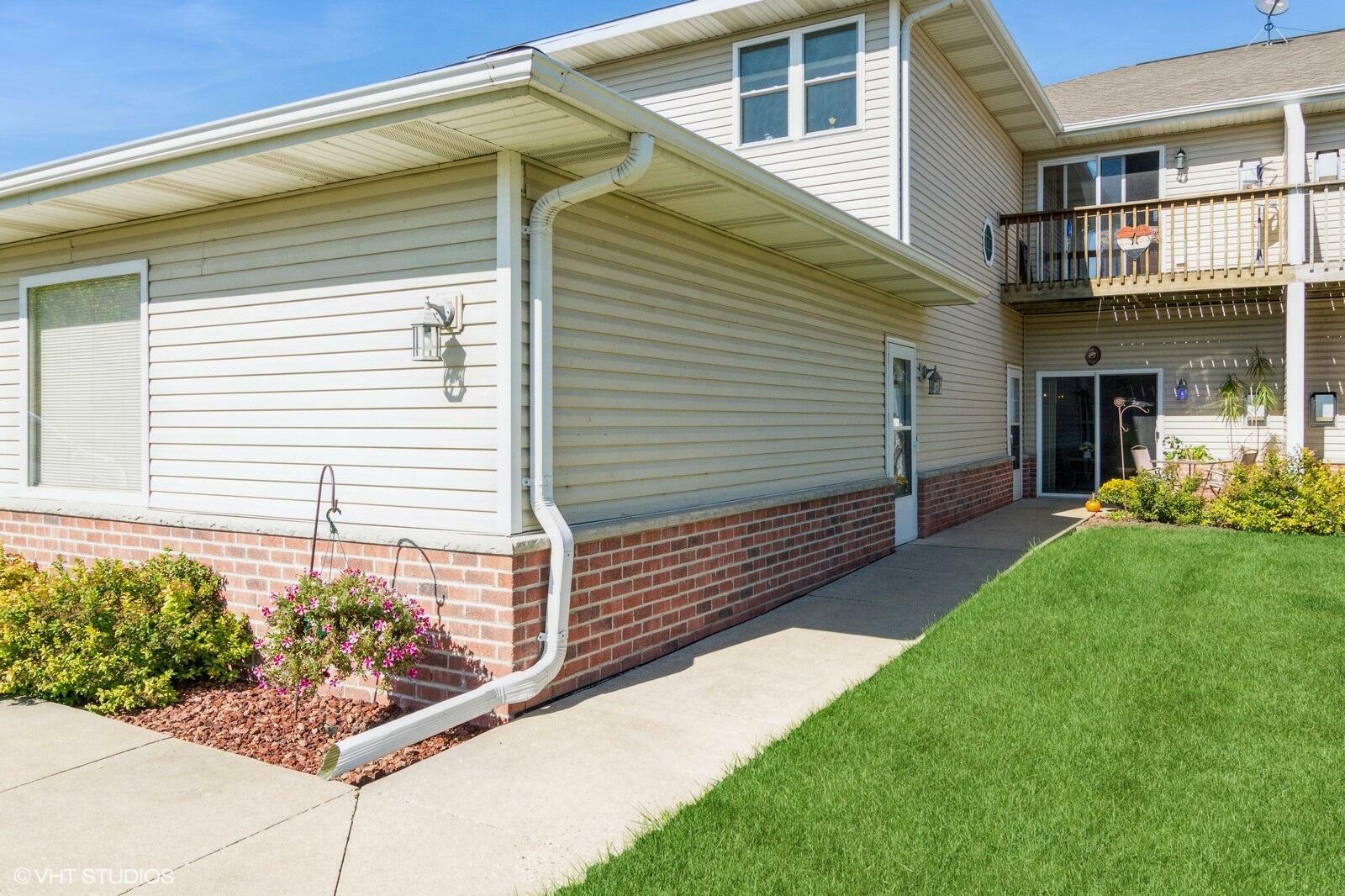 Property Photo:  316 Brookside Dr 4  WI 53050 