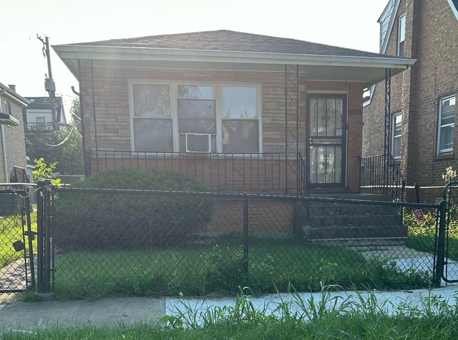 Property Photo:  8924 S Parnell Avenue  IL 60620 