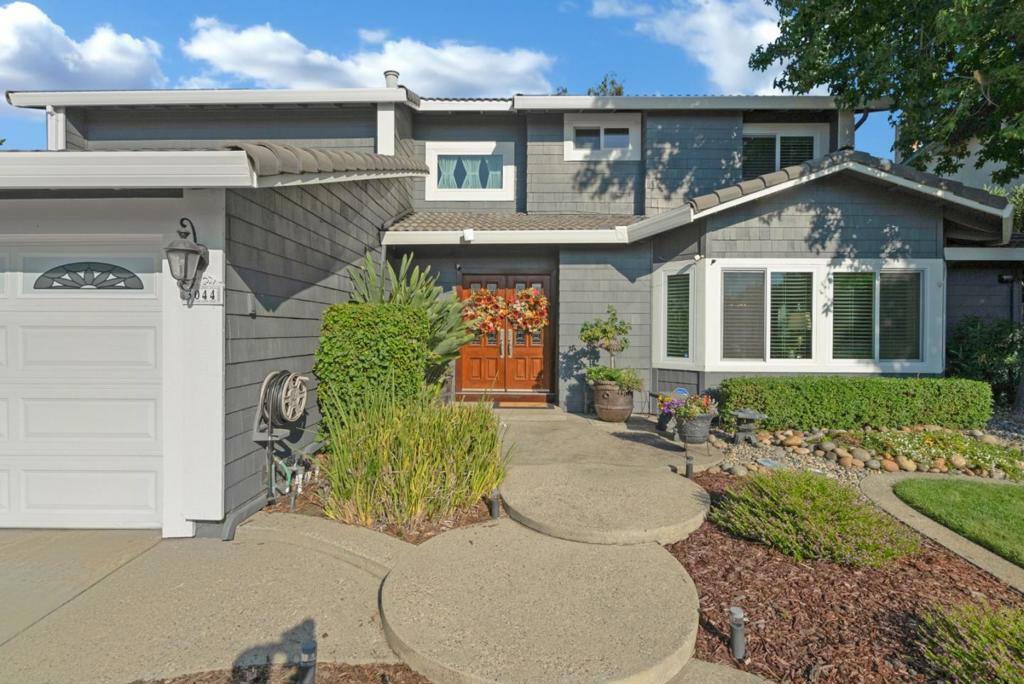 Property Photo:  3044 Summerhill Court  CA 95148 